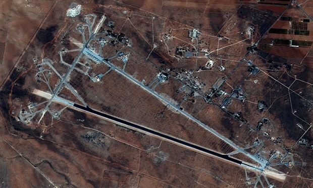 Sân bay quân sự Syria sau cuộc tập kích bằng tên lửa Tomahawks