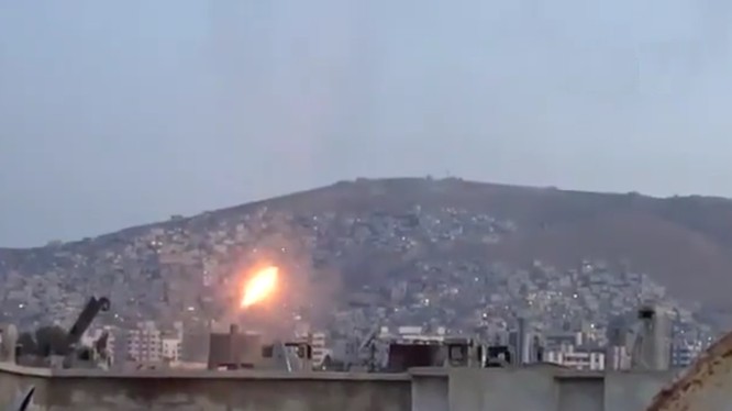 Quân đội Syria pháo kích ác liệt phiến quân ở Damascus