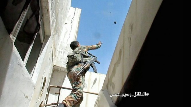 Cuộc chiến tranh đường phố ác liệt ở Al-Qaboun, Damascus