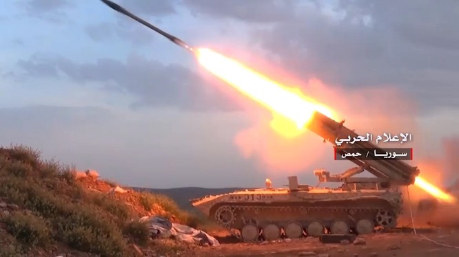 Quân đội Syria pháo kích ác liệt trong dãy núi Al-Shumariyah, tỉnh Homs