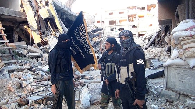 Nhóm chiến binh thánh chiến Al-Qaeda Syria trong trại Yamouk