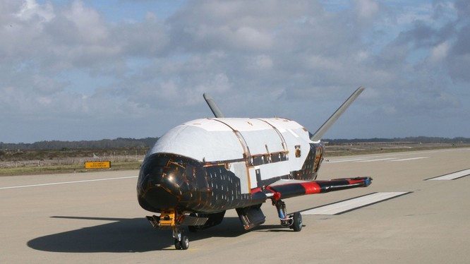 X-37B phi cơ không người lái sử dụng nhiều lần của lực lượng Không quân Mỹ