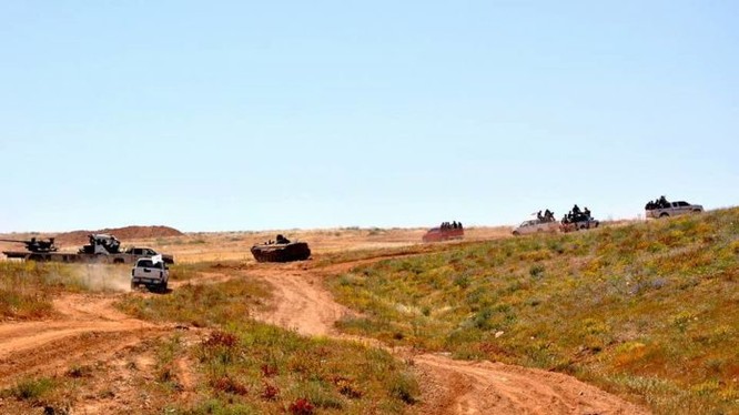 Các đơn vị quân đội Syria tiến công trên vùng sa mạc tỉnh Homs