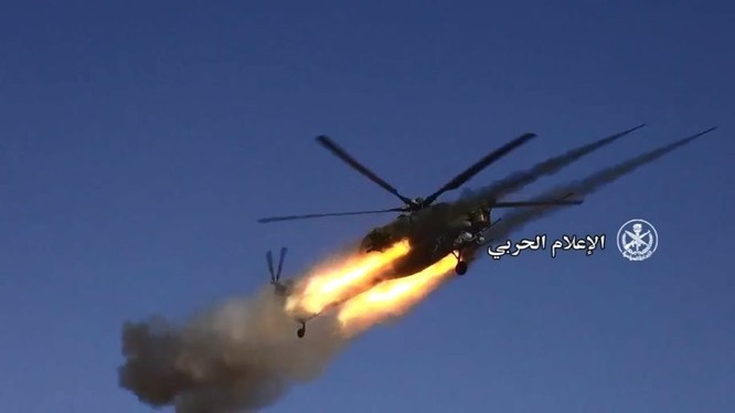 Trực thăng chiến đấu Nga tập kích hỏa lực trên sa mạc Palmyra