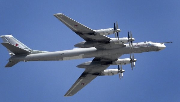 Máy bay ném bom chiến lược Tu - 95MS Nga