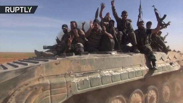 Binh sĩ quân đội Syria trên vùng giải phóng phía đông nam Aleppo