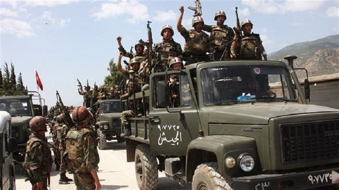 Binh sĩ quân đội Syria tiến về sa mạc tỉnh Homs