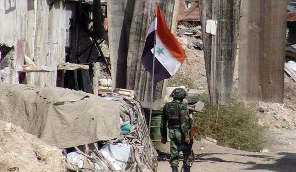 Binh sĩ quân đội Syria trên chiến trường ngoại ô Damascus