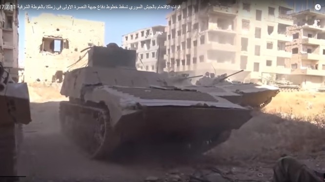 Xe bộ binh chiến đấu quân đội Syria trên chiến trường Jobar, ngoại ô Damascus