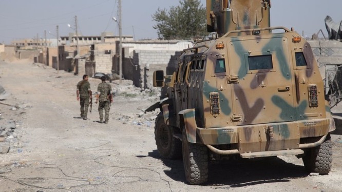 Lực lượng Dân chủ Syria SDF tiến công trong thành phố Raqqa