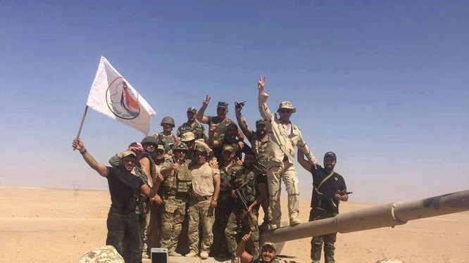 Lực lượng vũ trang địa phương NDF tiến công vào vùng sa mạc tỉnh Deir Ezzor