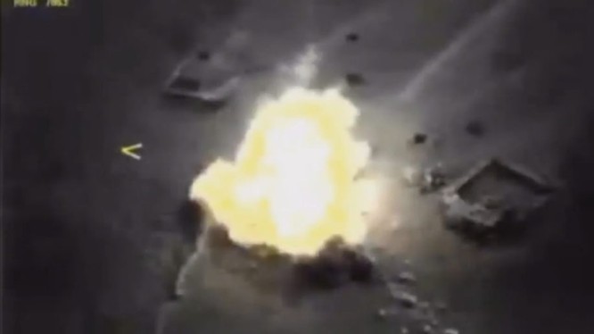 Tên lửa Kalibr hủy diệt mục tiêu IS ở Deir Ezzor - ảnh video Bộ quốc phòng Nga