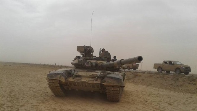 Xe tăng T-90 quân đội Syria trên chiến trường Deir Ezzor - ảnh minh họa của South Front