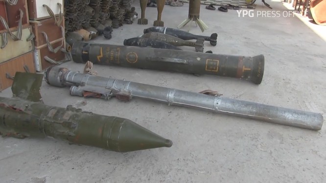 Tên lửa chống tăng MILAN và tên lửa phòng không MANPAD trong kho vũ khí của IS ở Raqqa