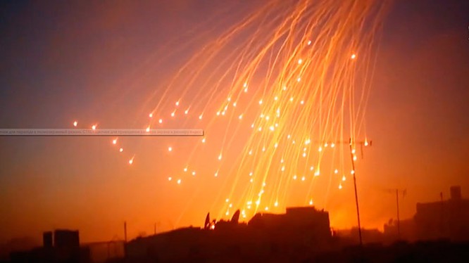 Mỹ sử dụng đạn phốt pho trắng tấn công khu dân cư ngoại ô Deir Ezzor - ảnh Masdar News