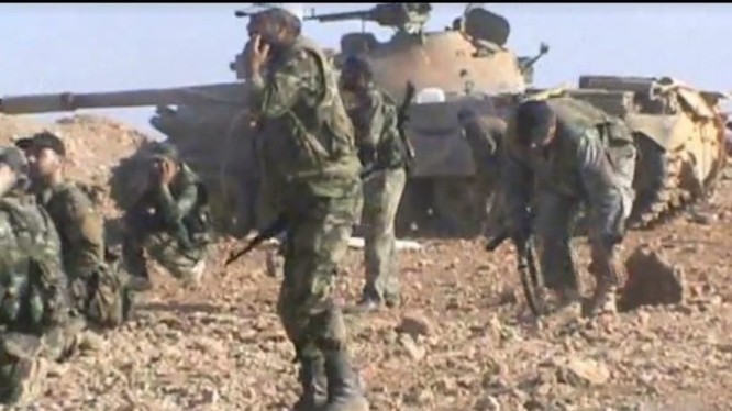 Quân đội Syria trong cuộc tấn công giải phóng vùng bán sa mạc phía đông Hama, Homs - ảnh Masdar News