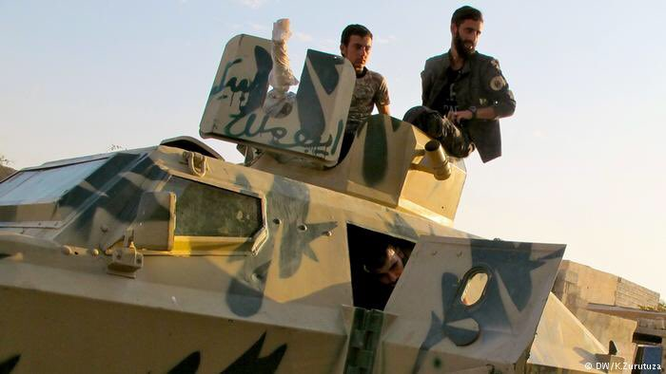 Binh sĩ người Kurd tham gia chiến đấu trên chiến trường Deir Ezzor