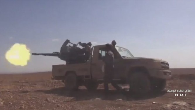 Lực lượng vũ trang địa phương NDF trên chiến trường Hama - ảnh video truyền thông NDF Syria