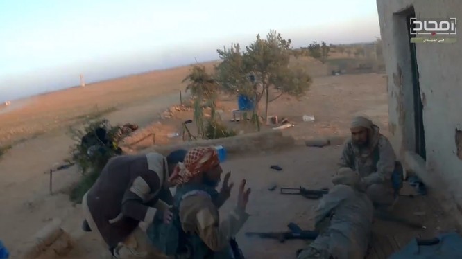Những phần tử khủng bố IS bị Al-Qaeda hành quyết ở Hama - ảnh video "thánh chiến"