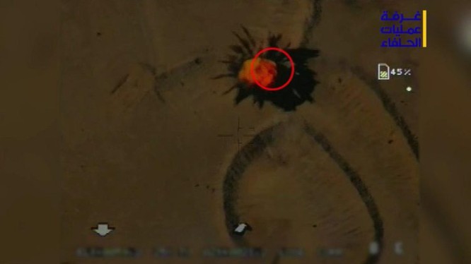 Máy bay không người lái IRGC Iran tấn công trận địa của IS trên sa mạc tỉnh Deir Ezzor