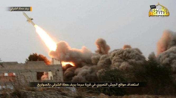Tổ chức khủng bố Hay'at Tahrir Al-Sham pháo kích vào quân đội Syria ở Bắc Hama - ảnh truyền thông Al-Qaeda Syria