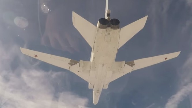 Tu-22M3 ảnh minh họa video Bộ quốc phòng Nga