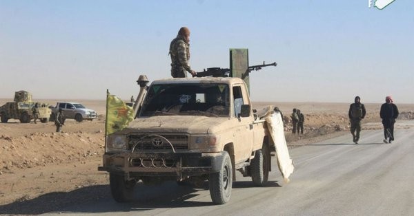 Lực lượng SDF tiến công trên chiến trường Deir Ezzor - ảnh minh họa Masdar News