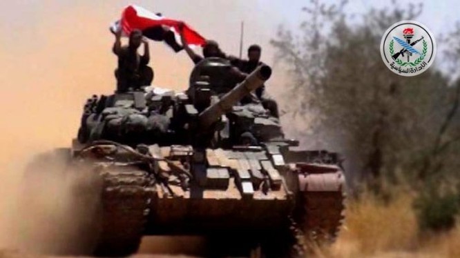 Xe tăng quân đội Syria trên chiến trường Idlib - ảnh minh họa Masdar News