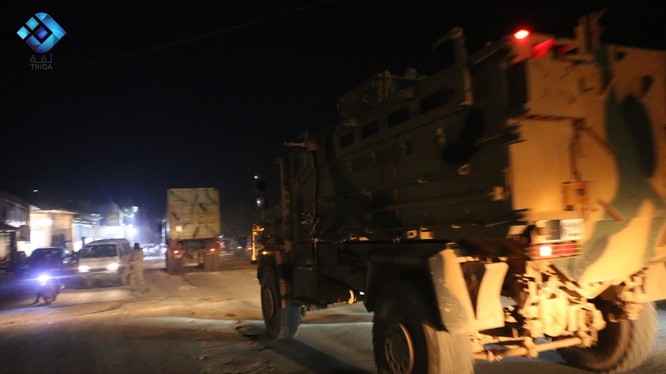 Xe thiết giáp Thổ Nhĩ Kỳ xâm phạm lãnh thổ Syria, khu vực Aleppo - ảnh video truyền thông đối lập Syria