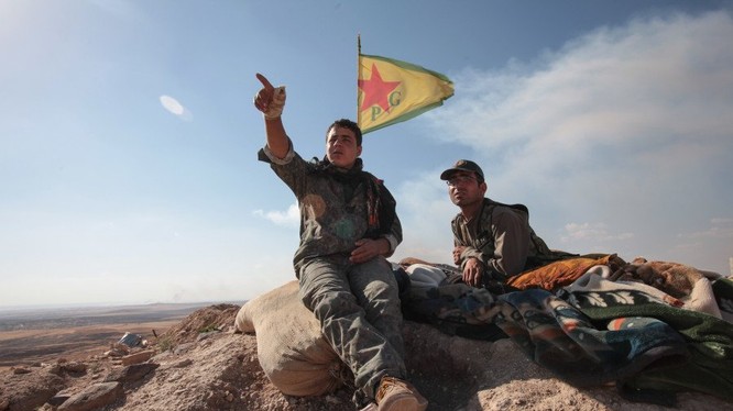 Binh sĩ lực lượng dân quân người Kurd YPG trên một cao điểm ở Afrin. Ảnh minh họa Masdar News