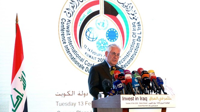 Ngoại trưởng Mỹ Mỹ Rex Tillerson, kêu gọi đầu tư vào tái thiết Iraq trong cuộc họp Bộ trưởng liên minh toàn cầu chống khủng bố ở thành phố Kuwait - ảnh Reuters