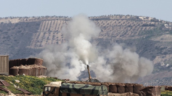 Pháo binh Thổ Nhĩ Kỳ bắn phá chiến tuyến của lực lượng dân quân người Kurd ở Afrin - ảnh truyền thông Thổ Nhĩ Kỳ