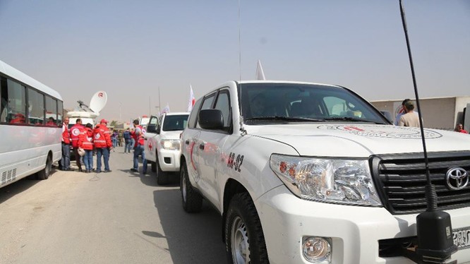 Đoàn xe cứu trợ nhân đạo Trăng lưỡi liềm đỏ Syria ở Đông Ghouta. Ảnh minh họa Masdar News