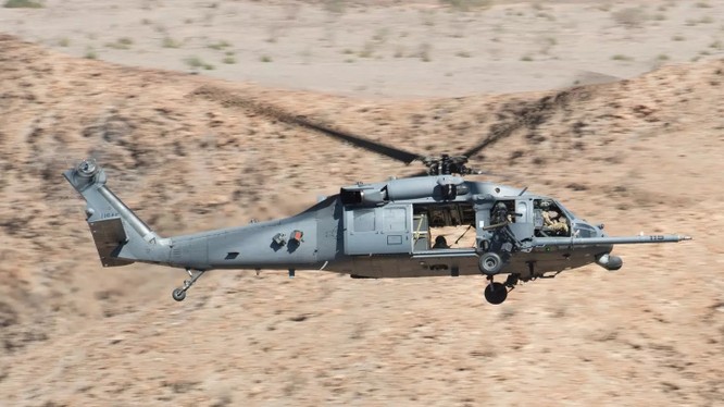 Trực thăng vận tải tấn công Sikorsky HH-60 Pave Hawk trên sa mạc Trung Đông. Ảnh minh họa USAF