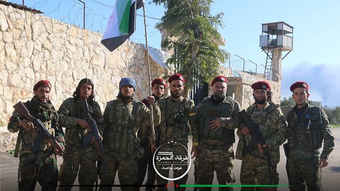 Lực lương FSA và quân đội Thổ Nhĩ Kỳ trên địa bàn nhà tù thành phố Afrin, vừa bị chiếm ngày 17.03.2018 - ảnh truyền thông Thổ Nhĩ Kỳ EHA