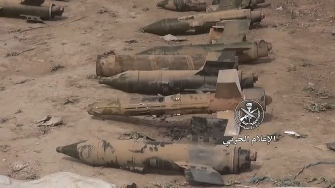 Tên lửa chống tăng của IS được tìm thấy trong kho vũ khí - ảnh minh họa video