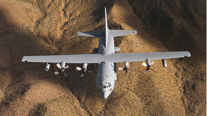 May bay C-130H của Mỹ trên bầu trời Syria - anh minh họa South Front