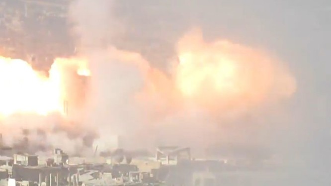 Quân lực Syria chế tạo "rồng lửa" UR - 77 của Syria tấn công lực lượng Hồi giáo cực đoan. Ảnh minh họa NasdarNews