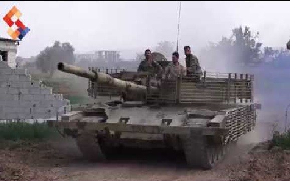 Lực lượng tăng thiết giáp sư đoàn cơ giới số 4 tấn công ở quận Yarmouk