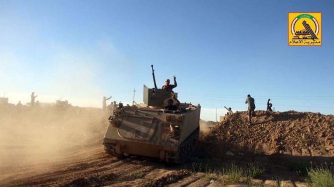 Lực lượng PMU Iraq tiến công trên chiến trường sa mạc Iraq - Syria
