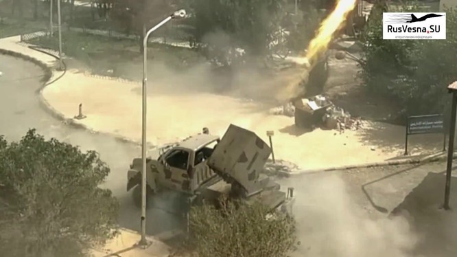 Lực lượng sư đoàn cơ giới số 4 sử dụng Golan hủy diệt khủng bố ở ngoại ô Damascus. Ảnh minh họa video Rusvesna
