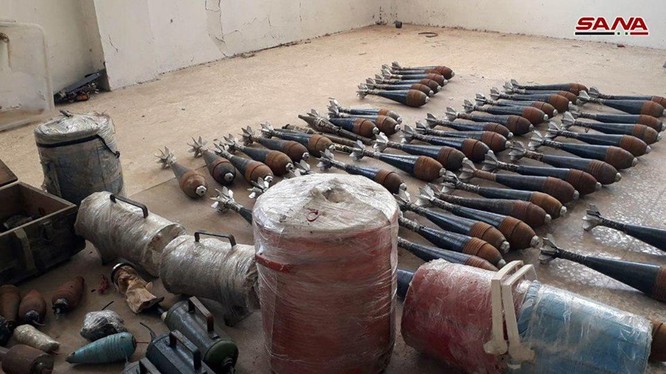 Vũ khí trang bị của lực lượng Hòi giáo cực đoan ngoại ô Damascus. Ảnh minh họa SANA