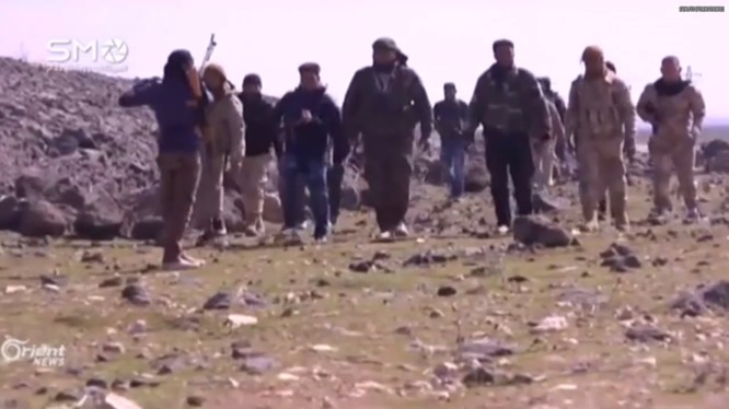 Lực lượng quân tình nguyện Đảng Xã Hội Dân chủ Syria (SSNP) tiêps cận chiến trường Daraa. Ảnh minh họa video South Front
