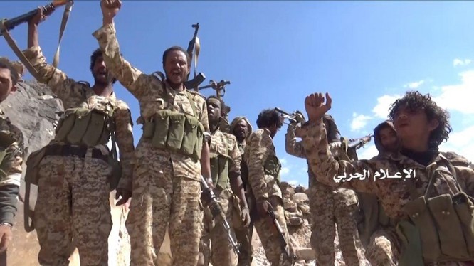 Binh sĩ Houthis tuyên bố đánh bại cuộc tấn công của Ả rập Xê út ở thành phố hải cảng Hodeidah phía tây Yemen. Ảnh Masdar News
