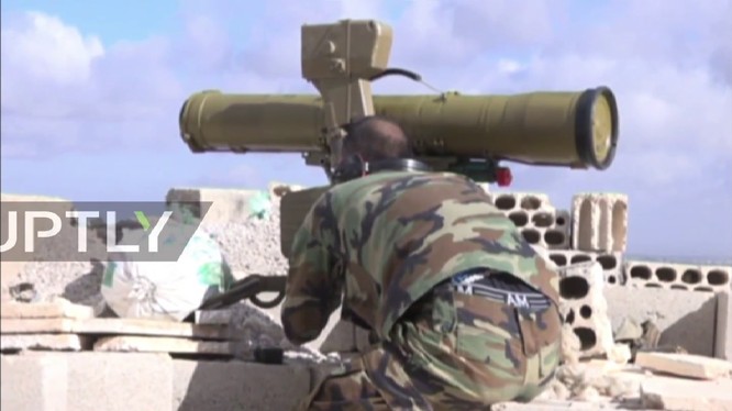 Binh sĩ quân đội Syria sử dụng tên lửa chống tăng ở Daraa. Ảnh MasdarNews