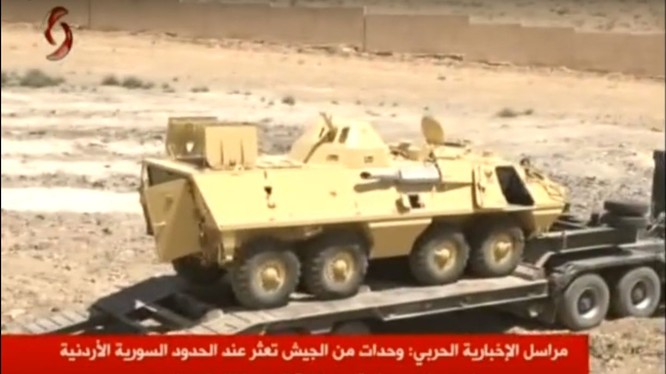 Xe thiết giáp của khối NATO bị thu chiến lợi phẩm ở Syria. ảnh minh họa video Alikhbaria Syria