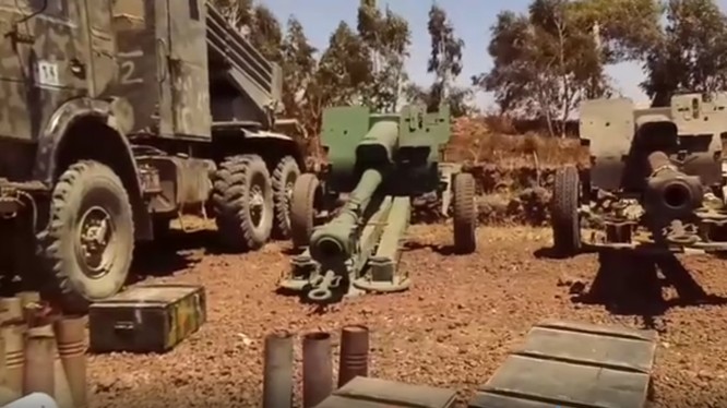 Quân cảnh Syria thu giữ vx khí chiến lợi phẩm ở Daraa. Ảnh minh họa video