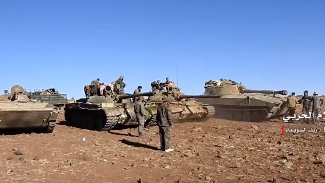 Một phân đội tăng thiết giáp của quân đội Syria trên sa mạc Sweida. Ảnh minh họa Masdar News