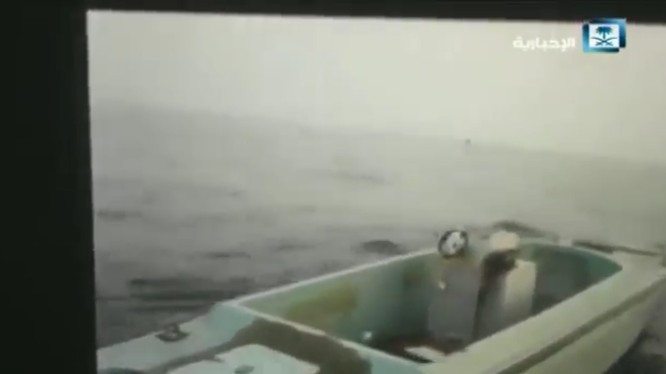 Xuồng đánh bom không người lái của hải quân Yemen - WBIED thuộc phong trào Houthi. Ảnh minh họa video truyền thông hải quân Yemen.