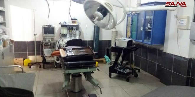 Một buồng phẫu thuật, trang bị y tế của Mỹ trong căn cứ địa của các nhóm cực đoan nổi dậy. Ảnh Masdar News